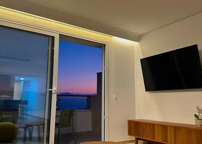 Old Town 63 Luxury パ フォス